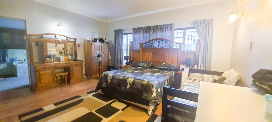 4 Bedroom Property for Sale in Roosheuwel North West